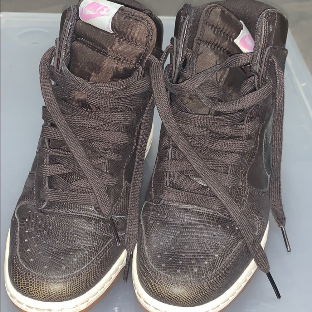 Nike sky high dunks brown 8 sneakers